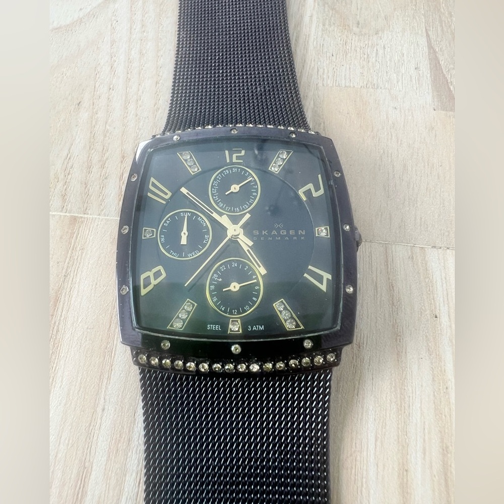 Skagen ladies 496SMM Swarovski Crystals Brown MOP Dial Brown Watch NEW BATTERY